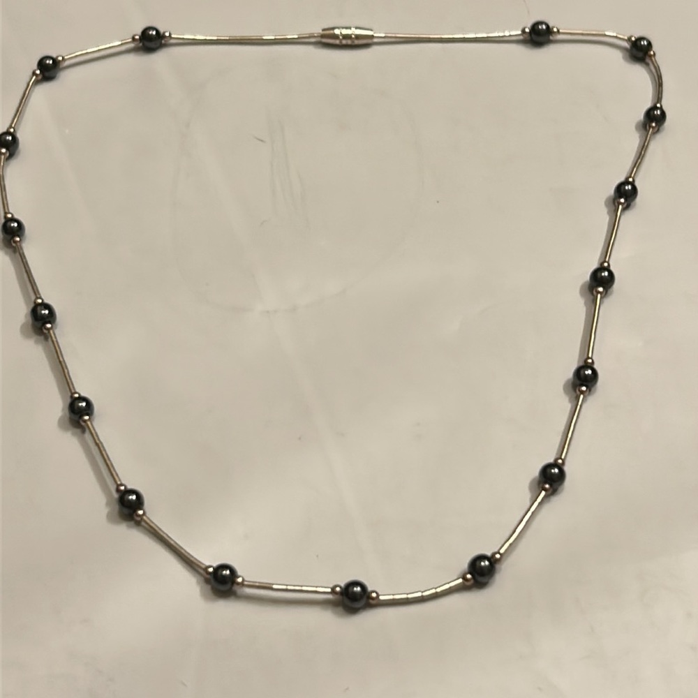 Vintage liquid silver and hematite beaded barrel clasped necklace